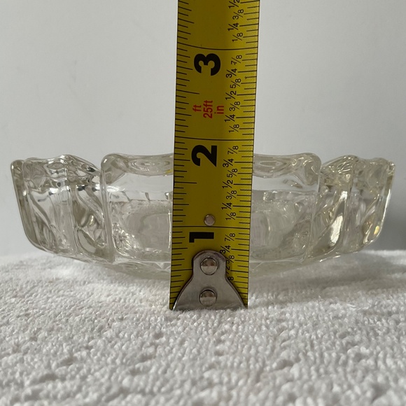 Vintage Heavy Glass Ashtray or Bowl with Candle - Starburst Daisy Pattern - Picture 13 of 14